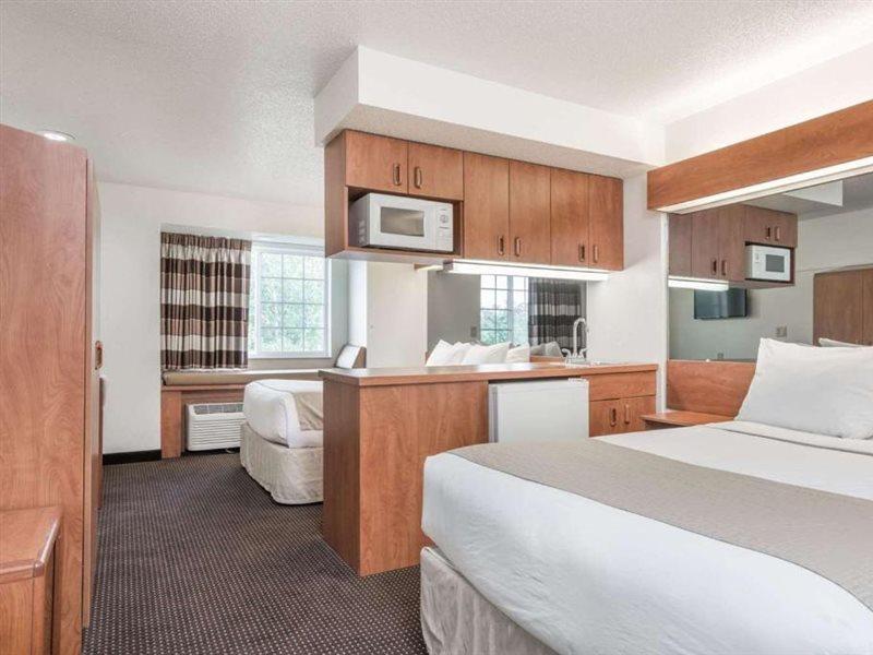 Microtel Inn & Suites By Wyndham Rice Lake Ngoại thất bức ảnh