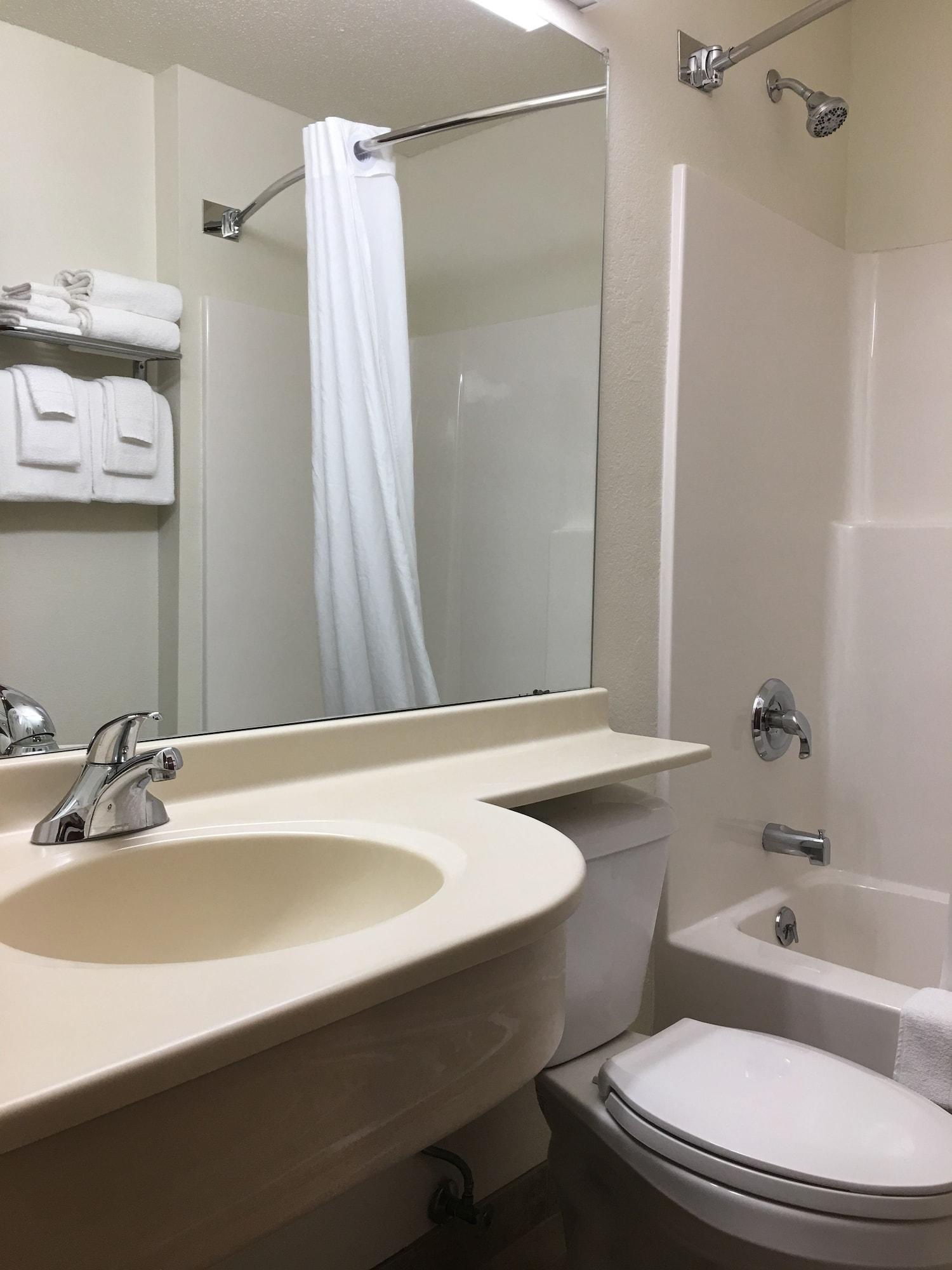 Microtel Inn & Suites By Wyndham Rice Lake Ngoại thất bức ảnh