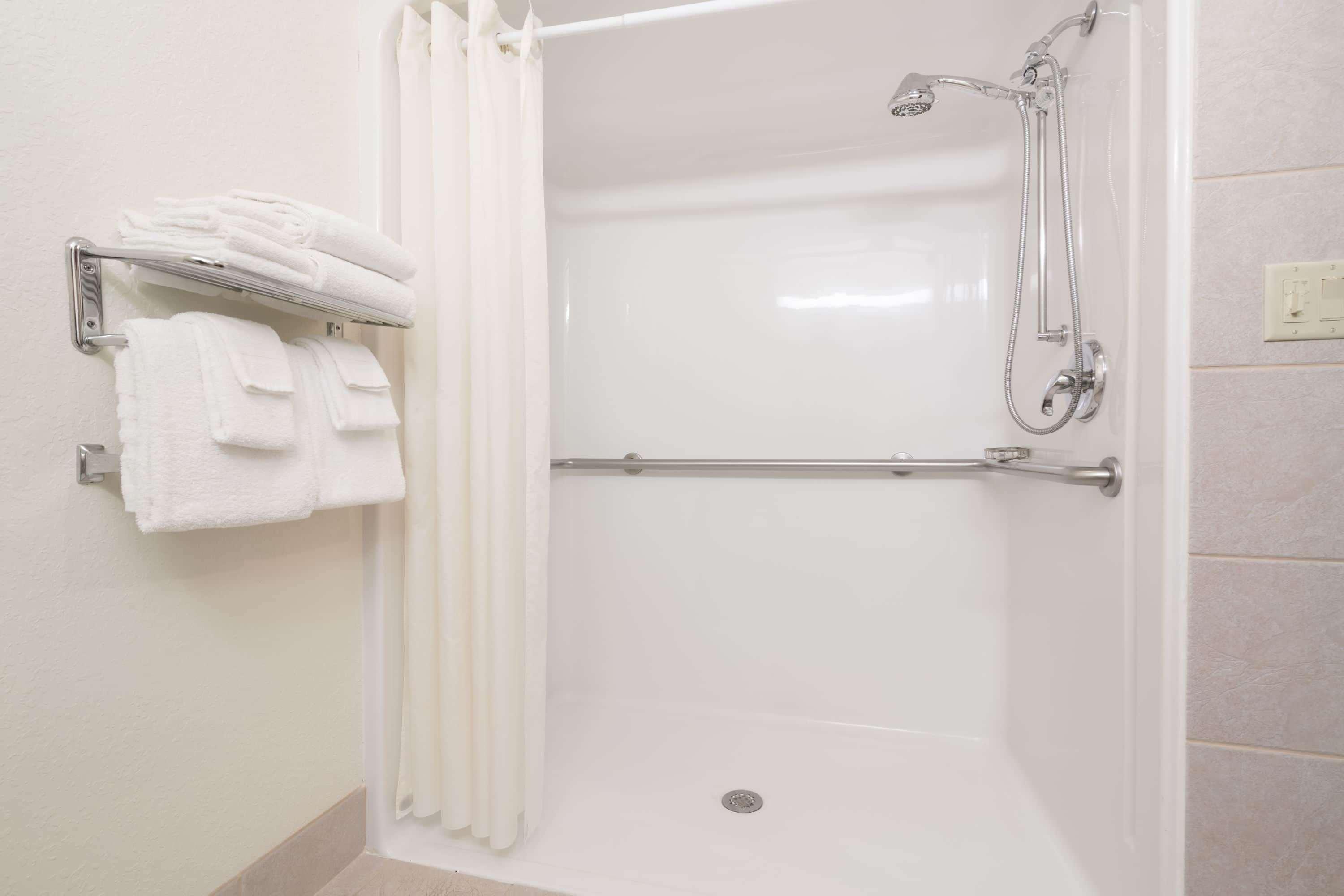 Microtel Inn & Suites By Wyndham Rice Lake Ngoại thất bức ảnh