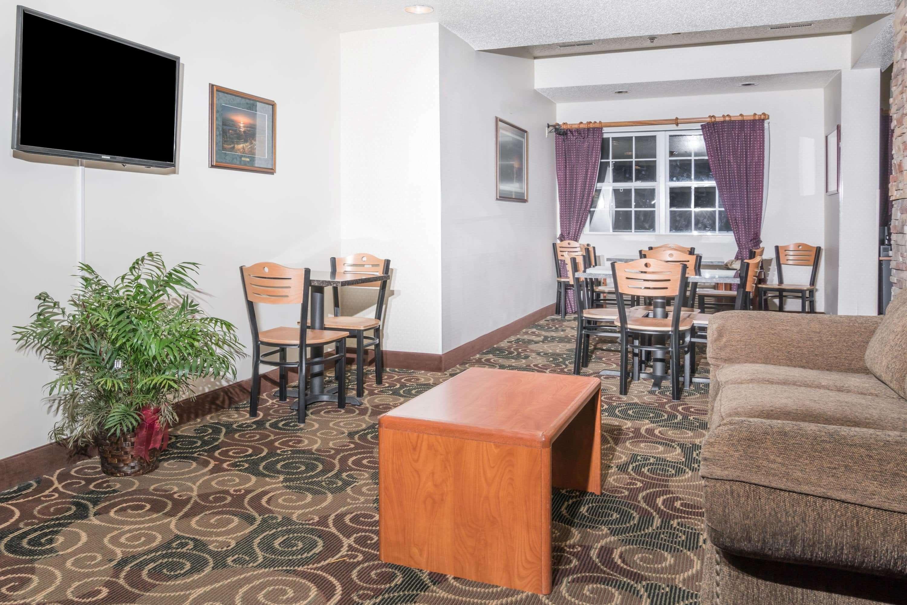 Microtel Inn & Suites By Wyndham Rice Lake Ngoại thất bức ảnh
